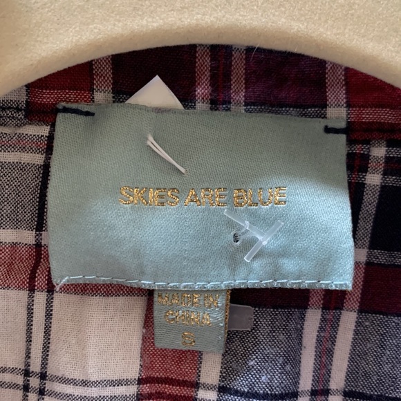 Skies are Blue - Shirt/Blouse - Picture 6 of 10